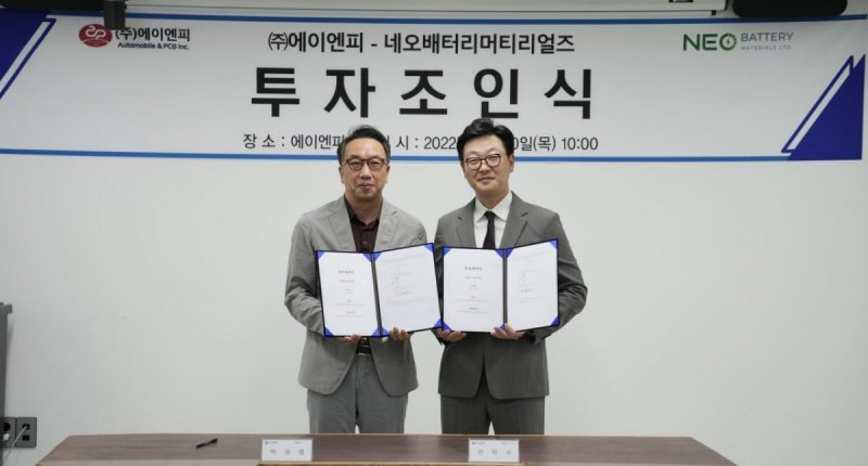 NEO Battery Materials - CEO, Spencer Huh (left) and A&P CEO, Hak Soo Jeon.