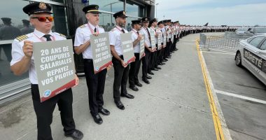 Air Canada pilots protesting at Montreal Trudeau International Airport