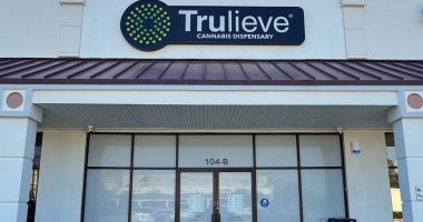 Storefront of a Trulieve Cananbis medical dispensary location in Florida