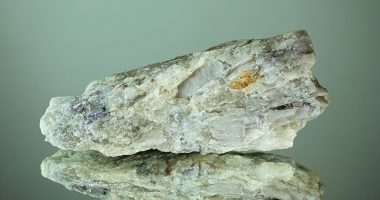 Lithium mineral spodumene