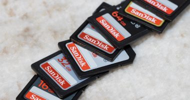 Sandisk fell sharply despite 372 per cent revenue growth as its outlook failed to meet the lofty expectations surrounding AI storage demand.
